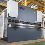 Ohýbačka ocelových plechů pro plechy