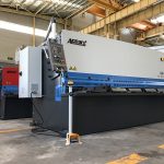 hydraulický střihací stroj 12mm ocelový plechový stroj 2500mm