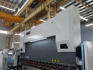 servoelektronické 55 ton CNC lisovací brzdové zařízení s 5letou zárukou